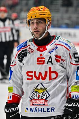 Penny DEL Augsburger Panther Fischtown Pinguins, 28 10 2025 im Bild Alxex FRIESEN Fischtown Pinguins 57 , single photo cropped at the match between the Augsburger Panther and the Fischtown Pinguins on matchday 15 of the Penny DEL at the Curt Frenzel Stadium on 28 10 2025 Copyright: xBEAUTIFULxSPORTS Goldbergx