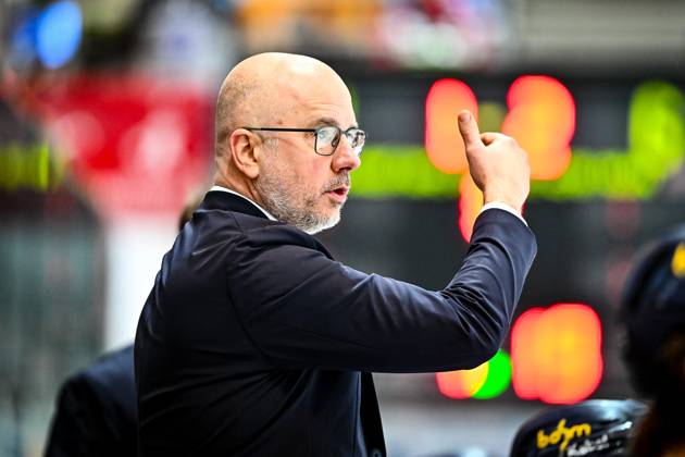 Stefan Nyman Head Coach, Head Coach, Iserlohn Roosters , GER, Iserlohn Roosters vs Koeler Haie, Ice Hockey, Penny DEL, Matchday 15, Season 2025 2026, 28 10 2025, GER, Iserlohn Roosters vs Koeler Haie, Ice Hockey, Penny DEL, Matchday 15, Season 2025 2026, 28 10 2025 Iserlohn Copyright: xJonasxBrockmann Eibner-Pressefotx EP_JBN