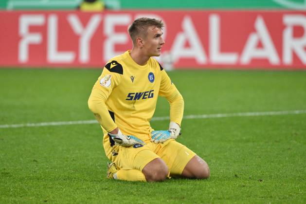 Goalkeeper Hans Christian Bernat Karlsruher SC 28 10 2025, Soccer DFB Pokal, Season 2025 2026, 2 Round, Borussia Mönchengladbach Karlsruher SC 3 1 DFB regulations prohibit any use of photographs as image sequences and or quasi video Moenchengladbach Borussia Park Nordrhein Westfalen Germany Team2
