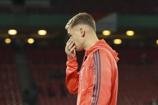 Joshua Kimmich (FC Bayern München) gestikuliert, Gestik waehrend des DFB-Pokal Spiels 1.FC Köln v FC Bayern München, RheinEnergieStadion am 29. October 2025 in Köln, Deutschland. (Foto von Oliver Kaelke DeFodi Images) +++ Joshua Kimmich (FC Bayern München) gestures during the DFB-Pokal match between 1.FC Köln v FC Bayern München at RheinEnergieStadion on October 29, 2025 in Cologne, Germany. (Photo by Oliver Kaelke DeFodi Images) (Photo by Oliver Kaelke DeFodi Images) Joshua Kimmich FC Bayern Munich gestures during the DFB Pokal match between 1 FC Köln v FC Bayern München at RheinEnergieStadion on October 29, 2025 in Cologne, Germany Photo by Oliver Kaelke DeFodi Images Joshua Kimmich FC Bayern München gestures during the DFB Pokal match between 1 FC Köln v FC Bayern München at RheinEnergieStadion on October 29, 2025 in Cologne, Germany Photo by Oliver Kaelke DeFodi Images Photo by Oliver Kaelke DeFodi Images