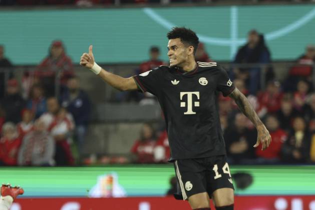 Luis Diaz (FC Bayern München) gestikuliert, Gestik waehrend des DFB-Pokal Spiels 1.FC Köln v FC Bayern München, RheinEnergieStadion am 29. October 2025 in Köln, Deutschland. (Foto von Oliver Kaelke DeFodi Images) +++ Luis Diaz (FC Bayern München) gestures during the DFB-Pokal match between 1.FC Köln v FC Bayern München at RheinEnergieStadion on October 29, 2025 in Cologne, Germany. (Photo by Oliver Kaelke DeFodi Images) (Photo by Oliver Kaelke DeFodi Images) Luis Diaz FC Bayern München gestures, gestures during the DFB Pokal match 1 FC Köln v FC Bayern München, RheinEnergieStadion on October 29, 2025 in Cologne, Germany Photo by Oliver Kaelke DeFodi Images Luis Diaz FC Bayern München gestures during the DFB Pokal match between 1 FC Köln v FC Bayern München at RheinEnergieStadion on October 29, 2025 in Cologne, Germany Photo by Oliver Kaelke DeFodi Images Photo by Oliver Kaelke DeFodi Images
