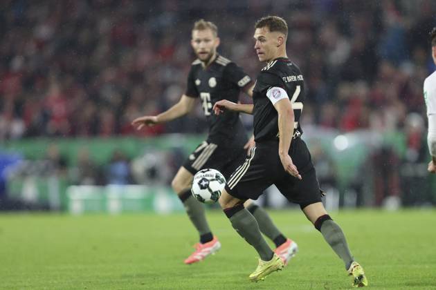 Joshua Kimmich (FC Bayern München) in Aktion, am Ball, Einzelaktion waehrend des DFB-Pokal Spiels 1.FC Köln v FC Bayern München, RheinEnergieStadion am 29. October 2025 in Köln, Deutschland. (Foto von Oliver Kaelke DeFodi Images) +++ Joshua Kimmich (FC Bayern München) controls the ball during the DFB-Pokal match between 1.FC Köln v FC Bayern München at RheinEnergieStadion on October 29, 2025 in Cologne, Germany. (Photo by Oliver Kaelke DeFodi Images) (Photo by Oliver Kaelke DeFodi Images) Joshua Kimmich FC Bayern Munich in action, on the ball, single action during the DFB Pokal match 1 FC Köln v FC Bayern München, RheinEnergieStadion on October 29, 2025 in Cologne, Germany Photo by Oliver Kaelke DeFodi Images Joshua Kimmich FC Bayern München controls the ball during the DFB Pokal match between 1 FC Köln v FC Bayern München at RheinEnergieStadion on October 29, 2025 in Cologne, Germany Photo by Oliver Kaelke DeFodi Images Photo by Oliver Kaelke DeFodi Images
