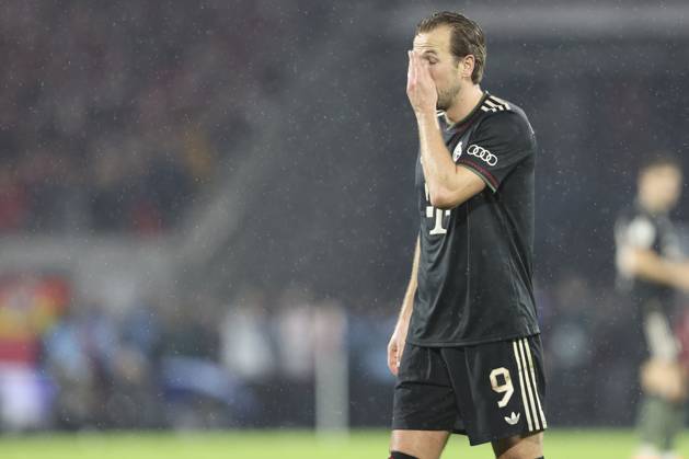Harry Kane (FC Bayern München) gestikuliert, Gestik waehrend des DFB-Pokal Spiels 1.FC Köln v FC Bayern München, RheinEnergieStadion am 29. October 2025 in Köln, Deutschland. (Foto von Oliver Kaelke DeFodi Images) +++ Harry Kane (FC Bayern München) gestures during the DFB-Pokal match between 1.FC Köln v FC Bayern München at RheinEnergieStadion on October 29, 2025 in Cologne, Germany. (Photo by Oliver Kaelke DeFodi Images) (Photo by Oliver Kaelke DeFodi Images) Harry Kane FC Bayern Munich gestures, gestures during the DFB Pokal match 1 FC Köln v FC Bayern München, RheinEnergieStadion on October 29, 2025 in Cologne, Germany Photo by Oliver Kaelke DeFodi Images Harry Kane FC Bayern Munich gestures during the DFB Pokal match between 1 FC Köln v FC Bayern München at RheinEnergieStadion on October 29, 2025 in Cologne, Germany Photo by Oliver Kaelke DeFodi Images Photo by Oliver Kaelke DeFodi Images