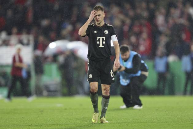 Joshua Kimmich (FC Bayern München) gestikuliert, Gestik waehrend des DFB-Pokal Spiels 1.FC Köln v FC Bayern München, RheinEnergieStadion am 29. October 2025 in Köln, Deutschland. (Foto von Oliver Kaelke DeFodi Images) +++ Joshua Kimmich (FC Bayern München) gestures during the DFB-Pokal match between 1.FC Köln v FC Bayern München at RheinEnergieStadion on October 29, 2025 in Cologne, Germany. (Photo by Oliver Kaelke DeFodi Images) (Photo by Oliver Kaelke DeFodi Images) Joshua Kimmich FC Bayern Munich gestures during the DFB Pokal match between 1 FC Köln v FC Bayern München at RheinEnergieStadion on October 29, 2025 in Cologne, Germany Photo by Oliver Kaelke DeFodi Images Joshua Kimmich FC Bayern München gestures during the DFB Pokal match between 1 FC Köln v FC Bayern München at RheinEnergieStadion on October 29, 2025 in Cologne, Germany Photo by Oliver Kaelke DeFodi Images Photo by Oliver Kaelke DeFodi Images