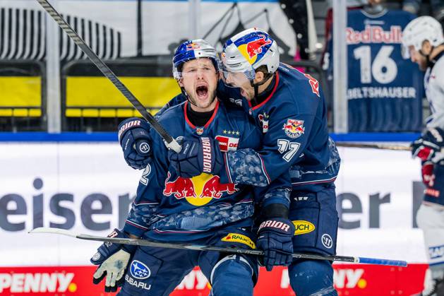 Markus Eisenschmid EHC Red Bull Muenchen, 11 celebrates with Patrick Hager EHC Red Bull Muenchen, 52 his goal for 1 0 GER, EHC Red Bull Muenchen vs Adler Mannheim, Ice Hockey, DEL, Matchday 16, Season 2025 2026, 31 10 2025 GER, EHC Red Bull Muenchen vs Adler Mannheim, Ice Hockey, DEL, Matchday 16, Season 2025 2026, 31 10 2025 Muenchen Copyright: xEibner-Pressefoto HeikexFeinerx EP_HFR