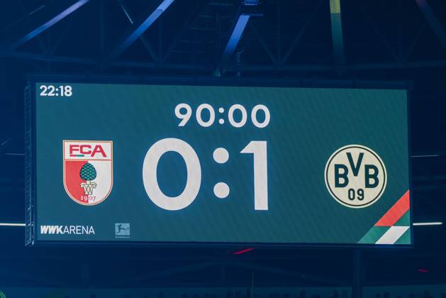 Final score on the scoreboard, 0 1, FC Augsburg vs Borussia Dortmund, Football, 1 Bundesliga, 9 Matchday, 31 10 2025 DFB regulations prohibit any use of photographs as image sequences and or quasi video Augsburg Bayern Germany Copyright: xkolbert-press ChristianxKolbertx