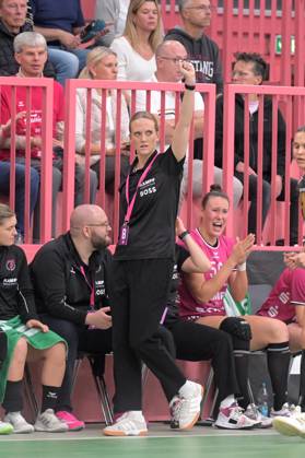 Miriam Hirsch TusSies Metzingen, Coach TusSies Metzingen vs Buxtehuder SV, Handball, Alsco HBF, 7 League Matchday, Season 2025 2026, 01 11 2025 TusSies Metzingen vs Buxtehuder SV, Handball, Alsco HBF, 7 League Matchday, Season 2025 2026, 01 11 2025 Tuebingen Copyright: xEibner-Pressefoto TobiasxBaurx EP_TBR
