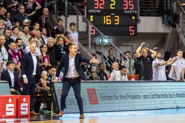 Marko Stankovic Telekom Baskets Bonn, Head Coach is angry Telekom Baskets Bonn vs ALBA Berlin Basketball, Basketball, easy Credit BBL, 06 Matchday, 2025 2026, 02 11 2025 Telekom Baskets Bonn vs ALBA Berlin, Basketball, easy Credit BBL, 06 Matchday, 2025 2026, 02 11 2025 Bonn Copyright: xEibner-Pressefoto GerhardxWingenx EP_GWR