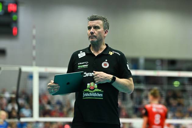 Alexander Waibl Head Coach Dresdner SC Dresdner SC vs SSC Palmberg Schwerin, 1 Volleyball Bundesliga Women, Season 2025 2026, 01 11 2025 Dresdner SC vs SSC Palmberg Schwerin, 1 Volleyball Bundesliga Women, Season 2025 2026, 01 11 2025 Dresden Copyright: xEibner-Pressefoto xHoepnerx EP_PHR