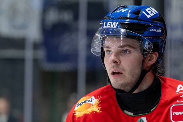 Donald D J Busdeker Augsburger Panther, 14 Portrait Portraet GER, Augsburger Panther vs Schwenninger Wild Wings, Ice Hockey, DEL, Matchday 17, Season 2025 2026, 02 11 2025 GER, Augsburger Panther vs Schwenninger Wild Wings, Ice Hockey, DEL, Matchday 17, Season 2025 2026, 02 11 2025 Augsburg Copyright: xEibner-Pressefoto HeikexFeinerx EP_HFR