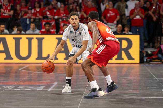 Kevin McClain MLP Academics Heidelberg, 03 with Kamar Baldwin FC Bayern Basketball, 44 , GER, FC Bayern Basketball vs MLP Academics Heidelberg, Basketball, easycredit Basketball Bundesliga, Matchday 6, 2025 2026 season, 03 11 2025, GER, FC Bayern Basketball vs MLP Academics Heidelberg, Basketball, easycredit Basketball Bundesliga, Matchday 6, 2025 2026 season, 03 11 2025 Munich Copyright: xEibner-Pressefoto JennixMaulx EP_JML