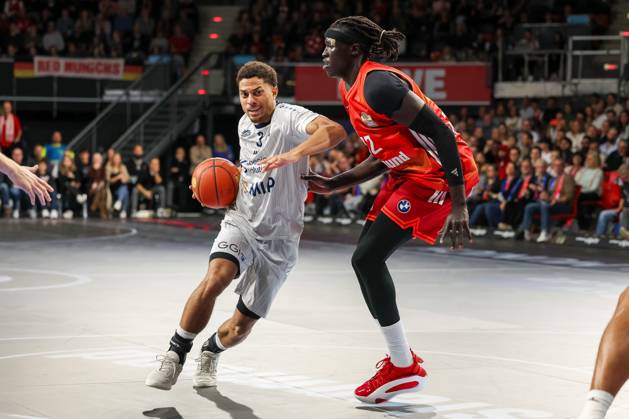 Kevin McClain MLP Academics Heidelberg, 03 with Wenyen Gabriel FC Bayern Basketball, 32 , GER, FC Bayern Basketball vs MLP Academics Heidelberg, Basketball, easycredit Basketball Bundesliga, Matchday 6, 2025 2026 season, 03 11 2025, GER, FC Bayern Basketball vs MLP Academics Heidelberg, Basketball, easycredit Basketball Bundesliga, Matchday 6, 2025 2026 season, 03 11 2025 Munich Copyright: xEibner-Pressefoto JennixMaulx EP_JML