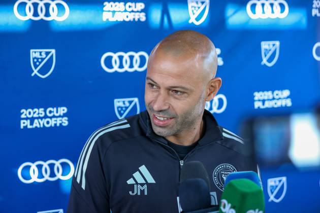 FORT LAUDERDALE, FL - OCTOBER 31: Inter Miami CF head coach Javier Mascherano talks to the media prior to an Inter Miami Training Session at Florida Blue Training Center on October 31, 2025 in Fort Lauderdale, Florida. (Photo by Chris Arjoon Icon Sportswire) SOCCER: OCT 31 MLS, Fussball Herren, USA Inter Miami CF Training EDITORIAL USE ONLY Icon25103100169