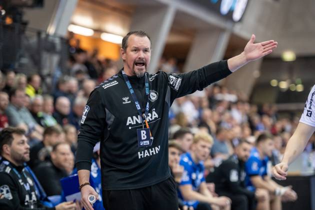 Misha Kaufmann TVB Stuttgart, coach gesticulating on the sidelines GER, TVB Stuttgart SG Flensburg Handewitt, DAIKIN HBL, Handball, Bundesliga, DHB Pokal Round of 16, Season 2025 2026, 05 11 2025 GER, TVB Stuttgart SG Flensburg Handewitt, DAIKIN HBL, Handball, Bundesliga, DHB Pokal Round of 16, Season 2025 2026, 05 11 2025 Stuttgart Copyright: xSandyxDinkelackerx EP_SDR
