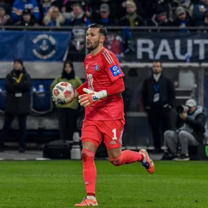 Heuer Fernandes Daniel HSV on the ball Germany , Hamburg , Volksparkstadion , Football , 1 Bundesliga , Hamburger SV Borussia Dortmund