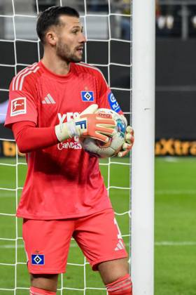 Heuer Fernandes Daniel HSV on the ball Germany , Hamburg , Volksparkstadion , Football , 1 Bundesliga , Hamburger SV Borussia Dortmund