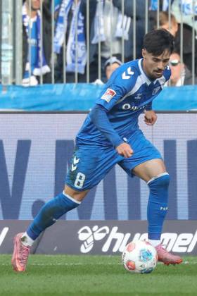 09 11 2025, xgox, Fußball 2 Bundesliga, 1 FC Magdeburg SC Paderborn 07 emspor, v l Laurin Ulrich Magdeburg, 8 Freisteller, Einzelbild, Ganzkoerper, single frame DFL DFB REGULATIONS PROHIBIT ANY USE OF PHOTOGRAPHS as IMAGE SEQUENCES and or QUASI VIDEO Magdeburg