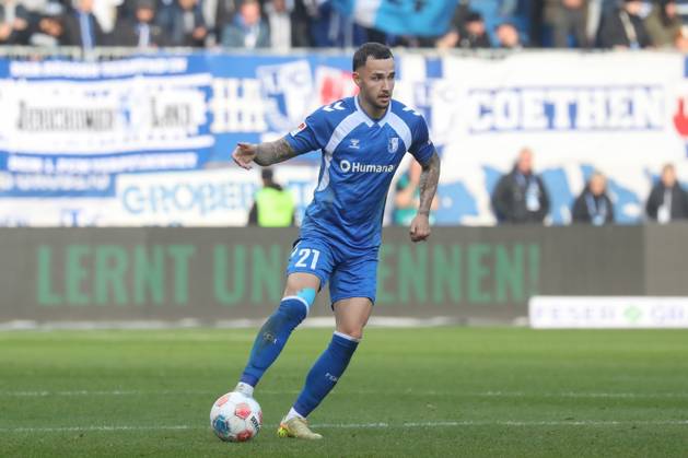 09 11 2025, xgox, Fußball 2 Bundesliga, 1 FC Magdeburg SC Paderborn 07 emspor, v l Falko Michel Magdeburg, 21 Freisteller, Einzelbild, Ganzkoerper, single frame DFL DFB REGULATIONS PROHIBIT ANY USE OF PHOTOGRAPHS as IMAGE SEQUENCES and or QUASI VIDEO Magdeburg