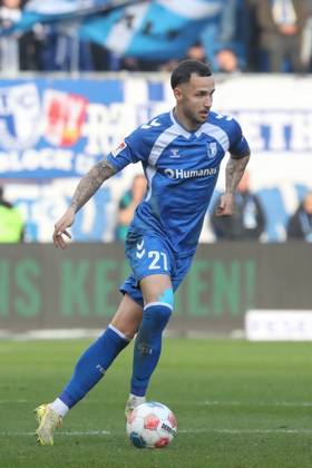 09 11 2025, xgox, Fußball 2 Bundesliga, 1 FC Magdeburg SC Paderborn 07 emspor, v l Falko Michel Magdeburg, 21 Freisteller, Einzelbild, Ganzkoerper, single frame DFL DFB REGULATIONS PROHIBIT ANY USE OF PHOTOGRAPHS as IMAGE SEQUENCES and or QUASI VIDEO Magdeburg