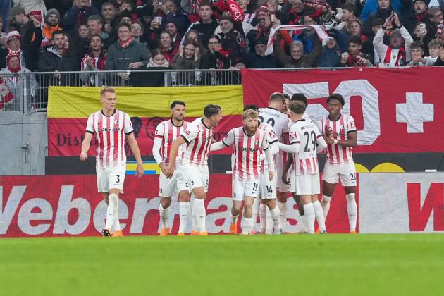 Goal celebration, Emotions, Goal shot, Goal success, Goal, Goal, Germany, Football, 1 Bundesliga, 10 Matchday, 2025 2026, SC Freiburg vs FC St Pauli, 09 11 2025, Europa Park Stadion, Freiburg, Germany DFL REGULATIONS PROHIBIT ANY USE OF PHOTOGRAPHS AS IMAGE SEQUENCES AND OR QUASI VIDEO Freiburg Europa Park Stadion Baden Württemberg Germany Copyright: xArnexAmbergx
