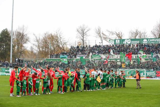 Leipzig, 08 11 2025, Alfred Kunze Sportpark, Soccer, Men, Season 2025 2026, Regionalliga Nordost, 15 Matchday , BSG Chemie Leipzig ZFC Meuselwitz , In the picture line-up of the teams ,