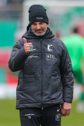 Leipzig, 08 11 2025, Alfred Kunze Sportpark, Soccer, Men, Season 2025 2026, Regionalliga Nordost, 15 Matchday , BSG Chemie Leipzig ZFC Meuselwitz 0 2 0 2 , In the picture Coach Adrian Alipour, Chemie Leipzig ,