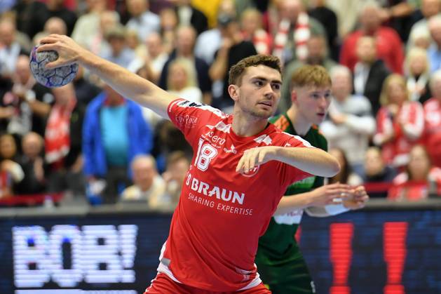 Florian Drosten MT Melsungen 18 on throw , GER, MT Melsungen TSV Hannover Burgdorf, Handball, 1 Bundesliga, Matchday 12, Season 2025 2026, 14 11 2025, GER, MT Melsungen TSV Hannover Burgdorf, Handball, 1 Bundesliga, Matchday 12, Season 2025 2026, 14 11 2025 Kassel Copyright: xEibner-Pressefotox xRolandxSippex EP_RSL