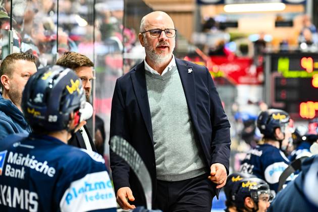 Stefan Nyman Head Coach, Head Coach, Iserlohn Roosters , GER, Iserlohn Roosters vs ERC Ingolstadt, Ice Hockey, Penny DEL, Matchday 18, Season 2025 2026, 24 11 2025, GER, Iserlohn Roosters vs ERC Ingolstadt, Ice Hockey, Penny DEL, Matchday 18, Season 2025 2026, 14 11 2025 Iserlohn Copyright: xJonasxBrockmann Eibner-Pressefotx EP_JBN