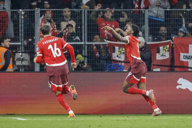 Goal celebration Switzerland at 4 1 by Johan Manzambi Switzerland, 09 , Switzerland, FIFA, World Cup Qualification Europe, Group B , Switzerland vs Sweden, 15 11 2025, Stade de Geneve, Geneva, Switzerland Geneva Stade de Geneve Canton Geneva Switzerland Copyright: xGrantxHubbsx