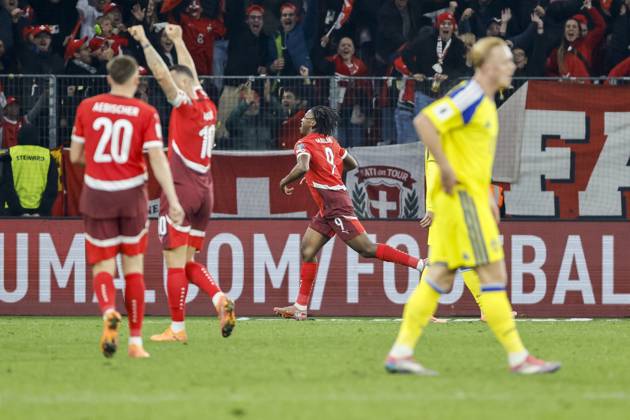 Goal celebration Switzerland at 4 1 by Johan Manzambi Switzerland, 09 , Switzerland, FIFA, World Cup Qualification Europe, Group B , Switzerland vs Sweden, 15 11 2025, Stade de Geneve, Geneva, Switzerland Geneva Stade de Geneve Canton Geneva Switzerland Copyright: xGrantxHubbsx