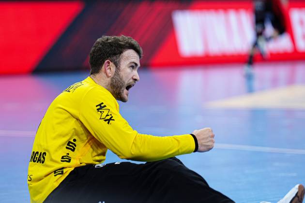 Cheers after parade Gonzalo Perez de Vargas THW Kiel, 01 GER, THW Kiel vs BSV Bern, Handball, EHF European League, Matchday 4, Season 2025 2026, 18 11 2025 GER, THW Kiel vs BSV Bern, Handball, EHF European League, Matchday 4, Season 2025 2026, 18 11 2025 Kiel Copyright: xEibner-Pressefoto MarcelxvonxFehrnx EP_MFN