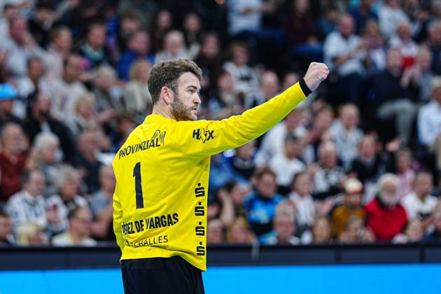 Cheers after parade Gonzalo Perez de Vargas THW Kiel, 01 GER, THW Kiel vs BSV Bern, Handball, EHF European League, Matchday 4, Season 2025 2026, 18 11 2025 GER, THW Kiel vs BSV Bern, Handball, EHF European League, Matchday 4, Season 2025 2026, 18 11 2025 Kiel Copyright: xEibner-Pressefoto MarcelxvonxFehrnx EP_MFN