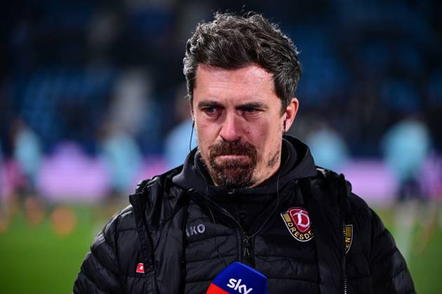 Thomas Stamm Head Coach Dresden , VfL Bochum vs Dynamo Dresden, Soccer, 2 Bundesliga, 13 Matchday, 21 11 2025 DFB regulations prohibit any use of photographs as image sequences and or quasi video Bochum Nordrhein Westfalen Germany Copyright: xkolbert-press MarcxNiemeyerx