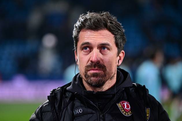 Thomas Stamm Head Coach Dresden , VfL Bochum vs Dynamo Dresden, Soccer, 2 Bundesliga, 13 Matchday, 21 11 2025 DFB regulations prohibit any use of photographs as image sequences and or quasi video Bochum Nordrhein Westfalen Germany Copyright: xkolbert-press MarcxNiemeyerx