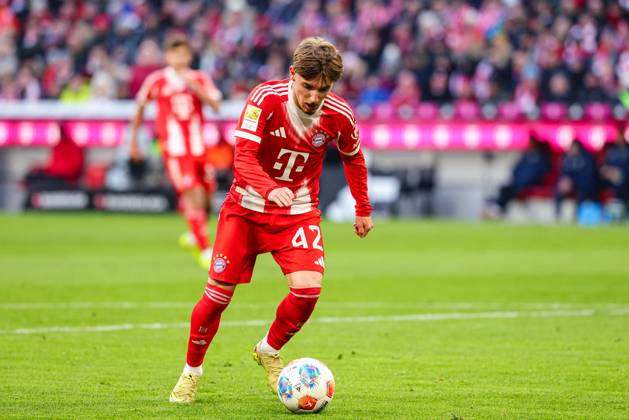 Lennart Karl 42, FC Bayern München at the match between FC Bayern München v SC Freiburg, Football, Men, Bundesliga, 2025 2026, 11 Matchday on 22 11 2025 in Munich, Allianz Arena DFL and DFB regulations prohibit any use of photographs as image sequences and or quasi video Bayern Germany