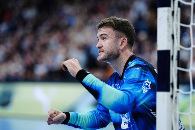 Cheers after parade Gonzalo Perez de Vargas THW Kiel, 01 GER, THW Kiel vs Frisch Auf Goeppingen, Handball, 1 Bundesliga, Matchday 13, Season 2025 2026, 22 11 2025 GER, THW Kiel vs Frisch Auf Goeppingen, Handball, 1 Bundesliga, Matchday 13, Season 2025 2026, 22 11 2025 Kiel Copyright: xEibner-Pressefoto MarcelxvonxFehrnx EP_MFN