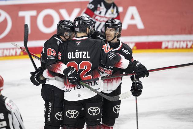 PENNY DEL 1 Kölner Haie Schwenninger Wild Wings Cologne, 23 11 2025 Maximilian Glötzl Kölner Haie, defense, 22 Patrick Russell Kölner Haie, offense, 63 Gregor Macleod Kölner Haie, offense, 89 PENNY DEL 1 Kölner Haie Schwenninger Wild Wings on 23 11 2025 at the Lanxess Arena in Cologne Germany Copyright: xBEAUTIFULxSPORTS AndreasxDickx