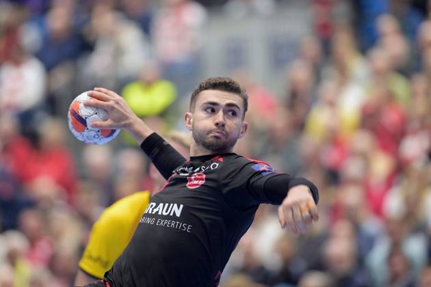 Florian Drosten MT Melsungen 18 on throw , GER, MT Melsungen HF Karlskrona SWE l, Handball, EHF European League Maenner, Group Matches, Saison 2025 2026, 25 11 2025, GER, MT Melsungen HF Karlskrona, Handball, EHF Maenner, Group Matches, Saison 2025 2026, 25 11 2025 Kassel Copyright: xEibner-Pressefotox xRolandxSippelx EP_RSL