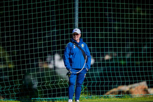 251126 Senior advisor Marika Domanski Lyfors of the women s national football team of Sweden at a training session on November 26, 2025 in Albufeira Photo Ludvig Thunman BILDBYRAN code LT LT0753 fotboll football soccer fotball träning practice training sverige sweden dam bbeng sverige sweden Copyright: LUDVIGxTHUNMAN BB251126LT038