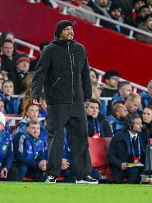 Coach Vincent Kompany Bayern Muenchen gestures during the UEFA Champions League 2025 26 League Phase MD5 match between Arsenal FC and FC Bayern München at Arsenal Stadium on November 26, 2025 in London, United Kingdom Photo by Harry Langer DeFodi Images