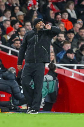 Coach Vincent Kompany Bayern Muenchen gestures during the UEFA Champions League 2025 26 League Phase MD5 match between Arsenal FC and FC Bayern München at Arsenal Stadium on November 26, 2025 in London, United Kingdom Photo by Harry Langer DeFodi Images