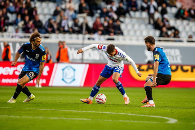 SuperSport HNL, round 15: HNK Hajduk Split v NK Varazdin Mario Marina of NK Varazdin, Luka Hodak of HNK Hajduk Split and Tomislav Duvnjak of NK Varazdin during the SuperSport HNL 2025. 2026. round 15 match between HNK Hajduk Split and NK Varazdin at Poljud Stadium in Split, Croatia on November 29, 2025.  ZvonimirxBarisin PIXSELL