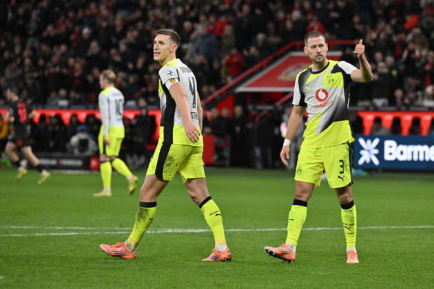 Nico Schlotterbeck Borussia Dortmund , Waldemar Anton Borussia Dortmund , v li 29 11 2025, Football 1 Bundesliga, Season 2025 2026, 12 Matchday, Bayer 04 Leverkusen Borussia Dortmund 1 2 DFL regulations prohibit any use of photographs as image sequences and or quasi video Leverkusen BayArena Nordrhein Westfalen Germany Team2