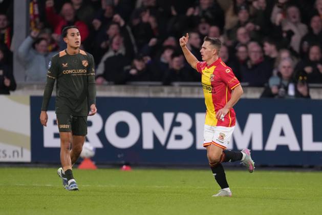 DEVENTER - Mathis Suray of Go Ahead Eagles celebrates after scoring: 1-2 during the Dutch Eredivisie match between Go Ahead Eagles and FC Utrecht at De Adelaarshorst on November 30, 2025, in Deventer, Netherlands. ANP RENE BOUWMAN Eredivisie 2025-2026 xVIxANPxSportx xxANPxIVx 543483183 originalFilename: 543483183