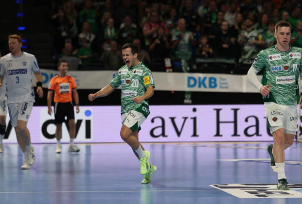 GER HBL season 2025 2026 FÜCHSE Berlin vs TBV Lemgo Lippe, 30 11 25, Max Schmeling Halle, Berlin, Tim FREIHÖFER Füchse Berlin 20 celebrates after scoring a goal