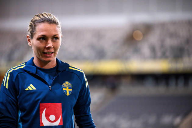 251201 goalkeeper Jennifer Falk of the Swedish women s national football team at a training session on December 1, 2025 in Stockholm Photo Jesper Zerman BILDBYRAN kod JZ JZ0652 fotboll football soccer fotball nations league uefa womens nations league träning practice training sverige sweden dam bbeng  Copyright: JESPERxZERMAN BB251201JZ013