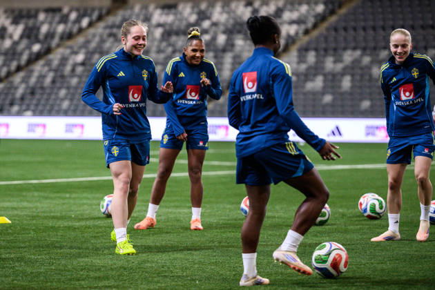 251201 Alice Bergström of the Swedish women s national football team at a training session on December 1, 2025 in Stockholm Photo Jesper Zerman BILDBYRAN kod JZ JZ0652 fotboll football soccer fotball nations league uefa womens nations league träning practice training sverige sweden dam bbeng Copyright: JESPERxZERMAN BB251201JZ042
