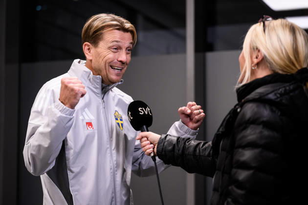 251201 Head coach Tony Gustavsson of the Swedish women s national football team in the mixed zone after a training session on December 1, 2025 in Stockholm Photo Jesper Zerman BILDBYRAN kod JZ JZ0652 fotboll football soccer fotball nations league uefa womens nations league träning practice training sverige sweden dam bbeng Copyright: JESPERxZERMAN BB251201JZ054