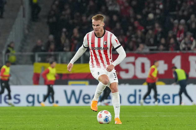 Philipp Lienhart SC Freiburg, 03 on the ball , Germany, Soccer, 1 Bundesliga, Matchday 12, 2025 2026, SC Freiburg vs 1 FSV Mainz 05, 30 11 2025, Europa Park Stadion, Freiburg, Germany DFL REGULATIONS PROHIBIT ANY USE OF PHOTOGRAPHS AS IMAGE SEQUENCES AND OR QUASI VIDEO Freiburg Europa Park Stadion Baden Württemberg Germany Copyright: xArnexAmbergx