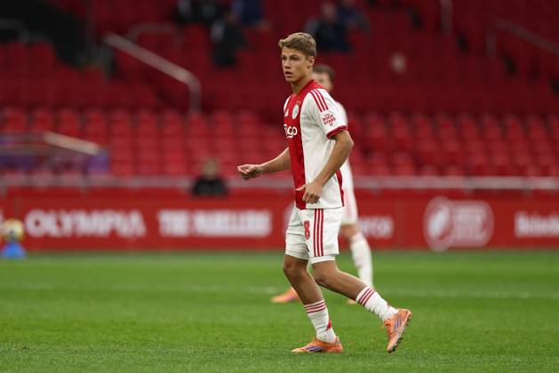 AMSTERDAM , 02-12-2025 , JohanCruyff Arena , season 2025 2026 , Dutch Eredivisie Football , match between Ajax and FC Groningen (replay) , Picture shows , Ajax player Sean Steur Ajax - Groningen (replay) x32313315x Copyright:
